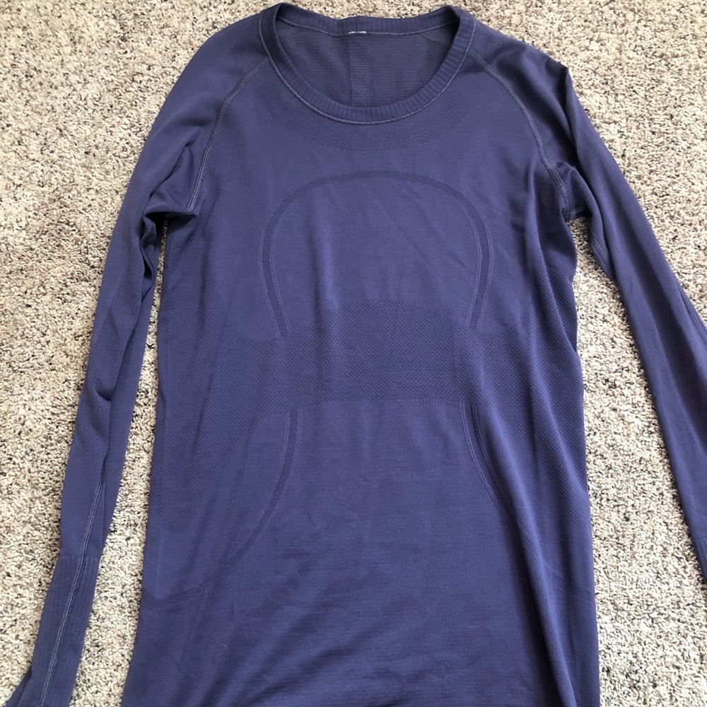 Fitted lululemon top